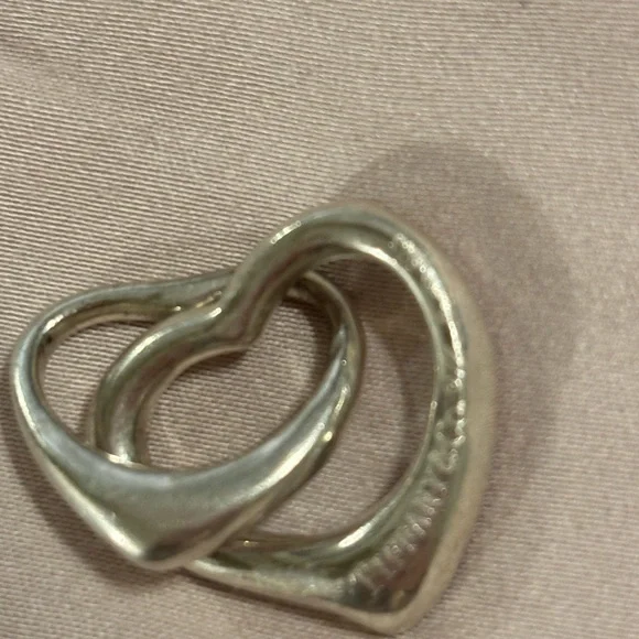 Vintage Tiffany & Co sterling silver double heart pendant by Elsa Peretti - Picture 10 of 10